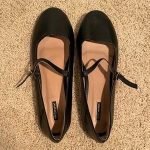 Cinak flats with strap size 8